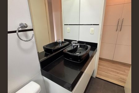 Apartamento à venda com 113m², 3 quartos e 2 vagas Apartamento à venda com 113m², 3 quartos e 2 vagasBanheiro Social