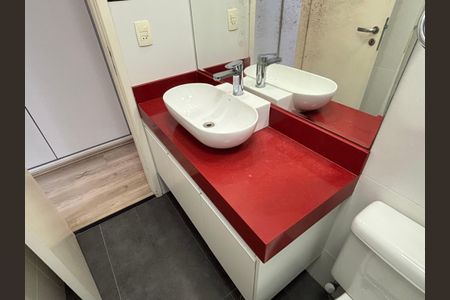 Apartamento à venda com 113m², 3 quartos e 2 vagas Apartamento à venda com 113m², 3 quartos e 2 vagasBanheiro da Suíte