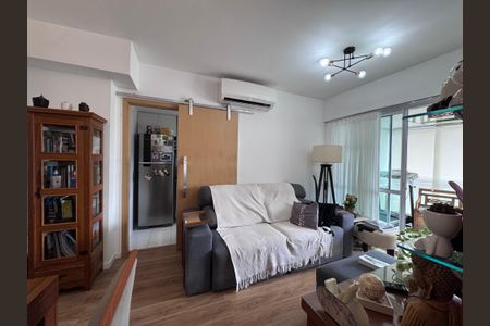 Sala de apartamento à venda com 2 quartos, 70m² em Barra da Tijuca, Rio de Janeiro