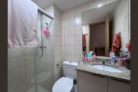 Apartamento à venda com 70m², 2 quartos e 1 vaga Apartamento à venda com 70m², 2 quartos e 1 vagaBanheiro Social
