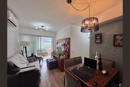Sala de apartamento à venda com 2 quartos, 70m² em Barra da Tijuca, Rio de Janeiro