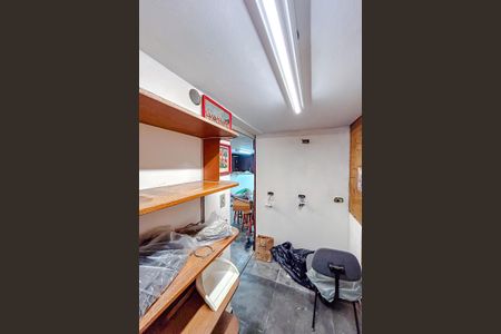 Casa à venda com 295m², 4 quartos e 6 vagasDespensa