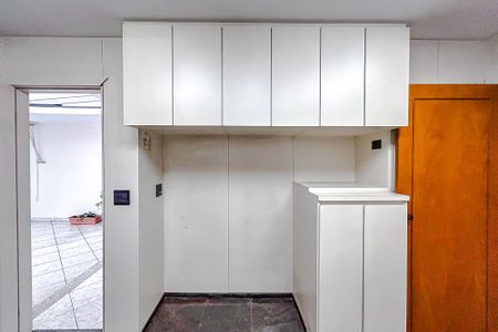 Casa à venda com 295m², 4 quartos e 6 vagasCozinha - Armários