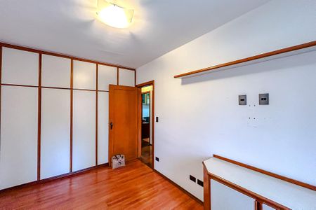 Casa à venda com 295m², 4 quartos e 6 vagasQuarto 1