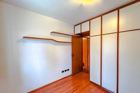 Casa à venda com 295m², 4 quartos e 6 vagasQuarto 2