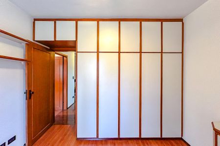 Casa à venda com 295m², 4 quartos e 6 vagasQuarto 2