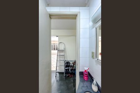 Casa à venda com 295m², 4 quartos e 6 vagasBanheiro de serviço