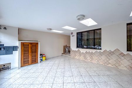 Casa à venda com 295m², 4 quartos e 6 vagasGaragem