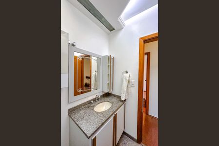 Casa à venda com 295m², 4 quartos e 6 vagasBanheiro