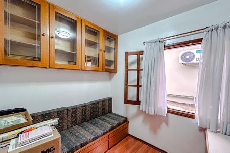 Casa à venda com 295m², 4 quartos e 6 vagasQuarto 3