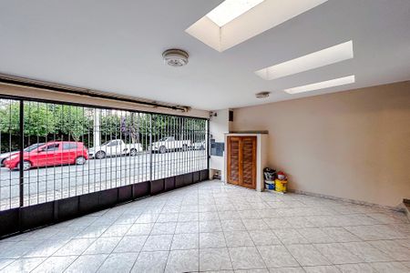 Casa à venda com 295m², 4 quartos e 6 vagasGaragem