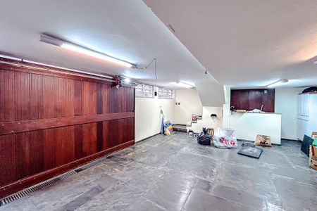 Casa à venda com 295m², 4 quartos e 6 vagasGaragem