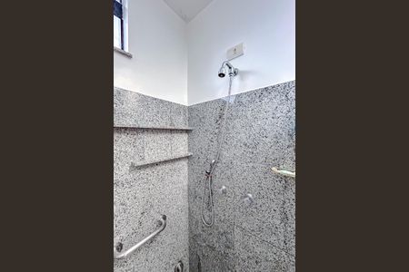 Casa à venda com 295m², 4 quartos e 6 vagasBanheiro da Suíte