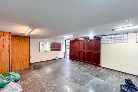 Casa à venda com 295m², 4 quartos e 6 vagasGaragem
