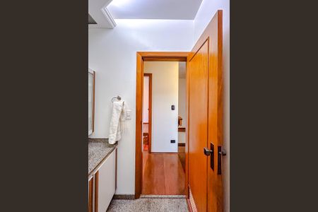 Casa à venda com 295m², 4 quartos e 6 vagasBanheiro