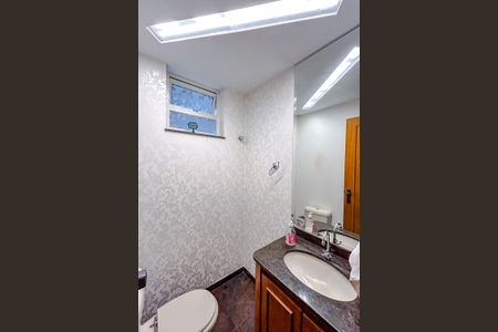 Casa à venda com 295m², 4 quartos e 6 vagasLavabo