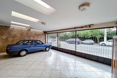 Casa à venda com 295m², 4 quartos e 6 vagasGaragem