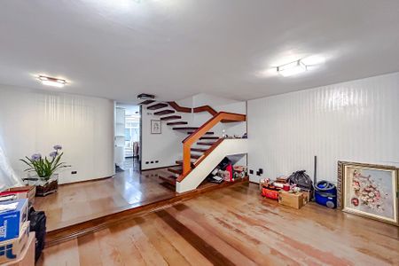 Casa à venda com 295m², 4 quartos e 6 vagasSala