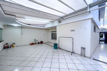 Casa à venda com 295m², 4 quartos e 6 vagasÁrea externa