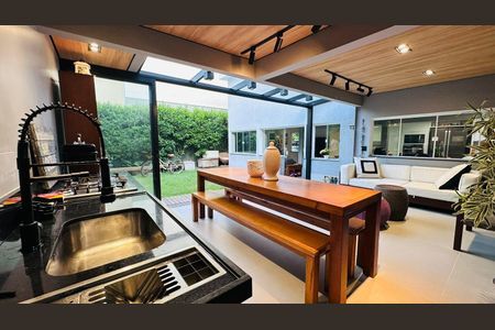 Casa de condomínio para alugar com 230m², 3 quartos e 2 vagasCozinha