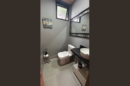 Casa de condomínio para alugar com 230m², 3 quartos e 2 vagasBanheiro