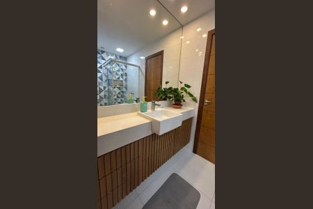 Casa de condomínio para alugar com 230m², 3 quartos e 2 vagasBanheiro