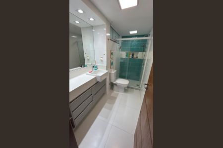 Casa de condomínio para alugar com 230m², 3 quartos e 2 vagasBanheiro