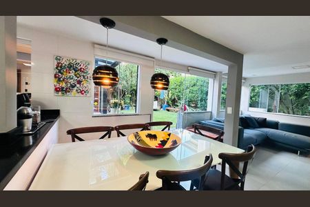 Sala de casa de condomínio para alugar com 3 quartos, 230m² em Barra da Tijuca, Rio de Janeiro