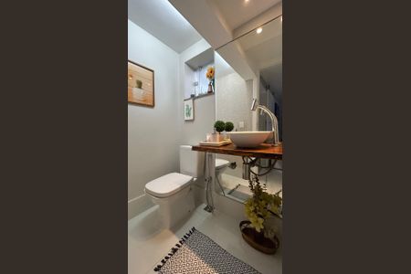 Casa de condomínio para alugar com 230m², 3 quartos e 2 vagasBanheiro