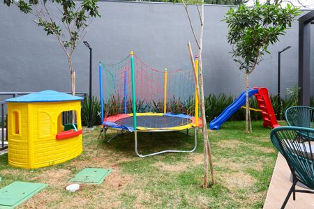 Apartamento para alugar com 36m², 2 quartos e sem vaga Apartamento para alugar com 36m², 2 quartos e sem vagaÁrea comum - Playground