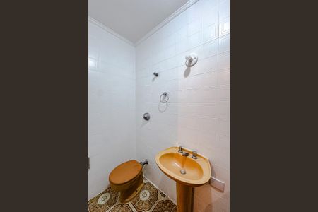 Casa à venda com 385m², 4 quartos e 4 vagasBanheiro de serviço