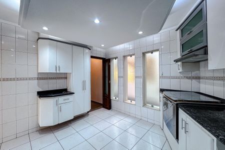 Casa à venda com 385m², 4 quartos e 4 vagasCozinha