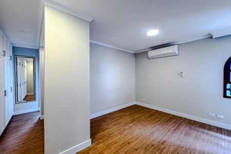 Casa à venda com 385m², 4 quartos e 4 vagasQuarto 3 - Suíte