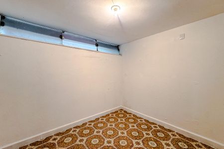 Casa à venda com 385m², 4 quartos e 4 vagasQuarto de Serviço