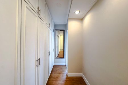 Casa à venda com 385m², 4 quartos e 4 vagasQuarto 3 - Suíte