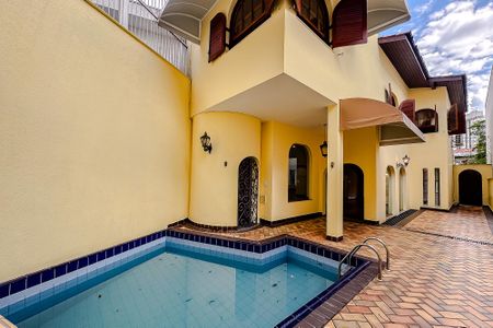 Casa à venda com 385m², 4 quartos e 4 vagasÁrea externa