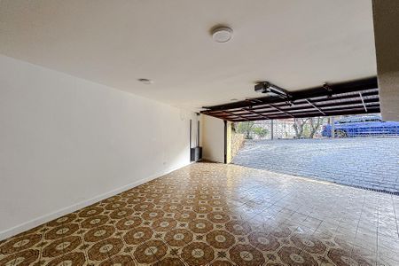 Casa à venda com 385m², 4 quartos e 4 vagasGaragem