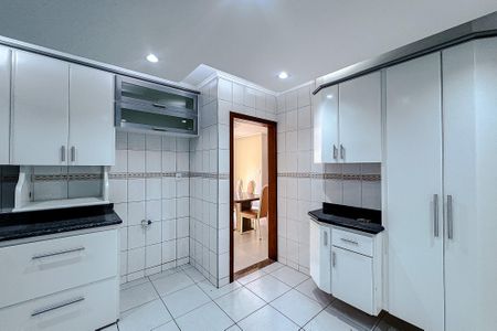 Casa à venda com 385m², 4 quartos e 4 vagasCozinha