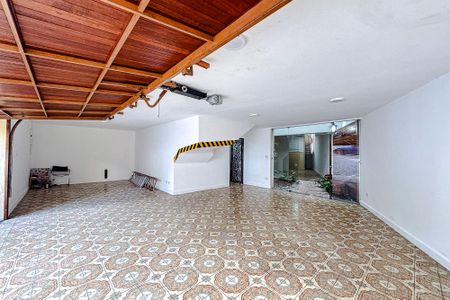 Casa à venda com 385m², 4 quartos e 4 vagasGaragem