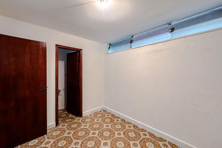 Casa à venda com 385m², 4 quartos e 4 vagasQuarto de Serviço