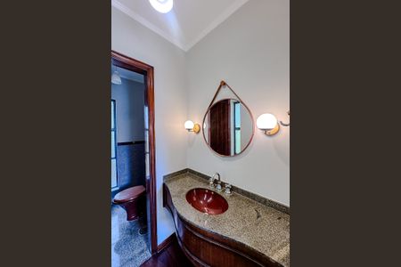 Casa à venda com 385m², 4 quartos e 4 vagasLavabo