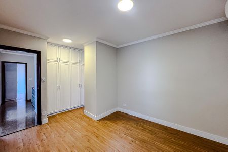 Casa à venda com 385m², 4 quartos e 4 vagasQuarto 3 - Suíte