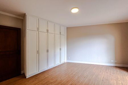 Casa à venda com 385m², 4 quartos e 4 vagasQuarto 4 - Suíte