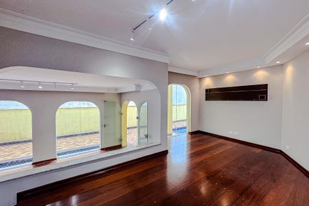 Casa à venda com 385m², 4 quartos e 4 vagasSala