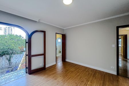 Casa à venda com 385m², 4 quartos e 4 vagasQuarto 4 - Suíte