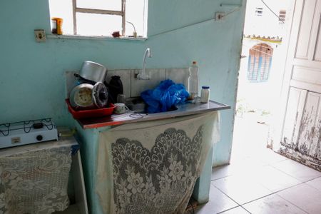 Cozinha de casa para alugar com 1 quarto, 30m² em Helena Maria, Osasco