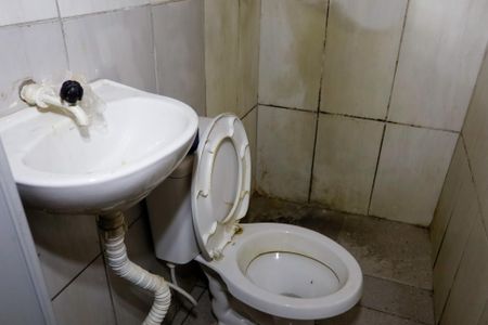 Banheiro de casa para alugar com 1 quarto, 30m² em Helena Maria, Osasco