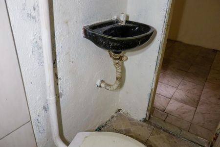 Banheiro de casa para alugar com 1 quarto, 30m² em Helena Maria, Osasco