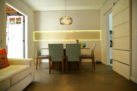 Casa de condomínio à venda com 100m², 3 quartos e 2 vagasSala