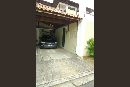 Casa de condomínio à venda com 100m², 3 quartos e 2 vagasFachada/Garagem